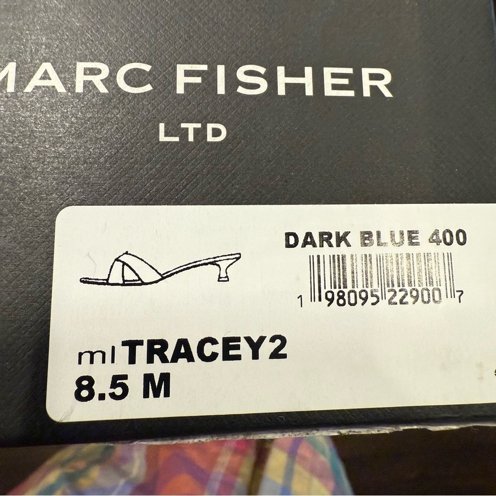 Marc Fisher LTD Women’s Crisscross Dark Blue Denim Kitten Heel Slides Sz 8.5 NEW - Picture 3 of 11